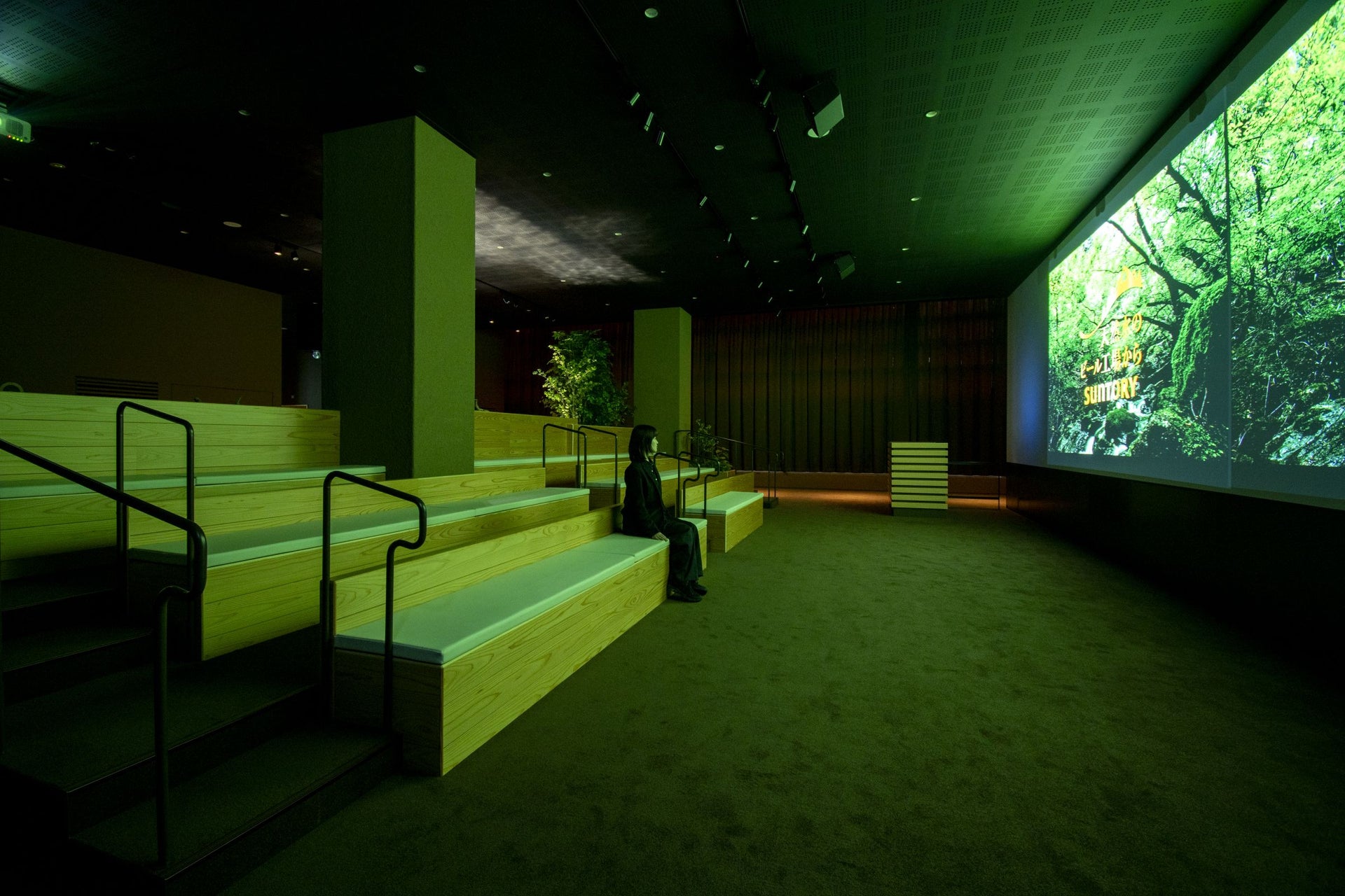 サントリー〈天然水のビール工場〉東京・武蔵野　シアターホール、貯酒タンクエリア　リニューアル5